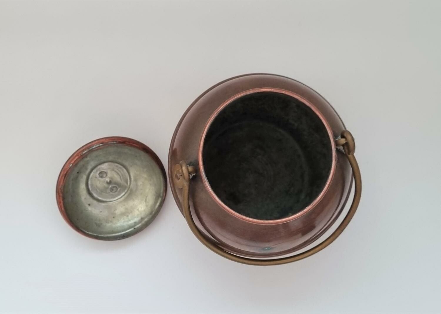 Kopparkittel med lock (10 cm hög)
