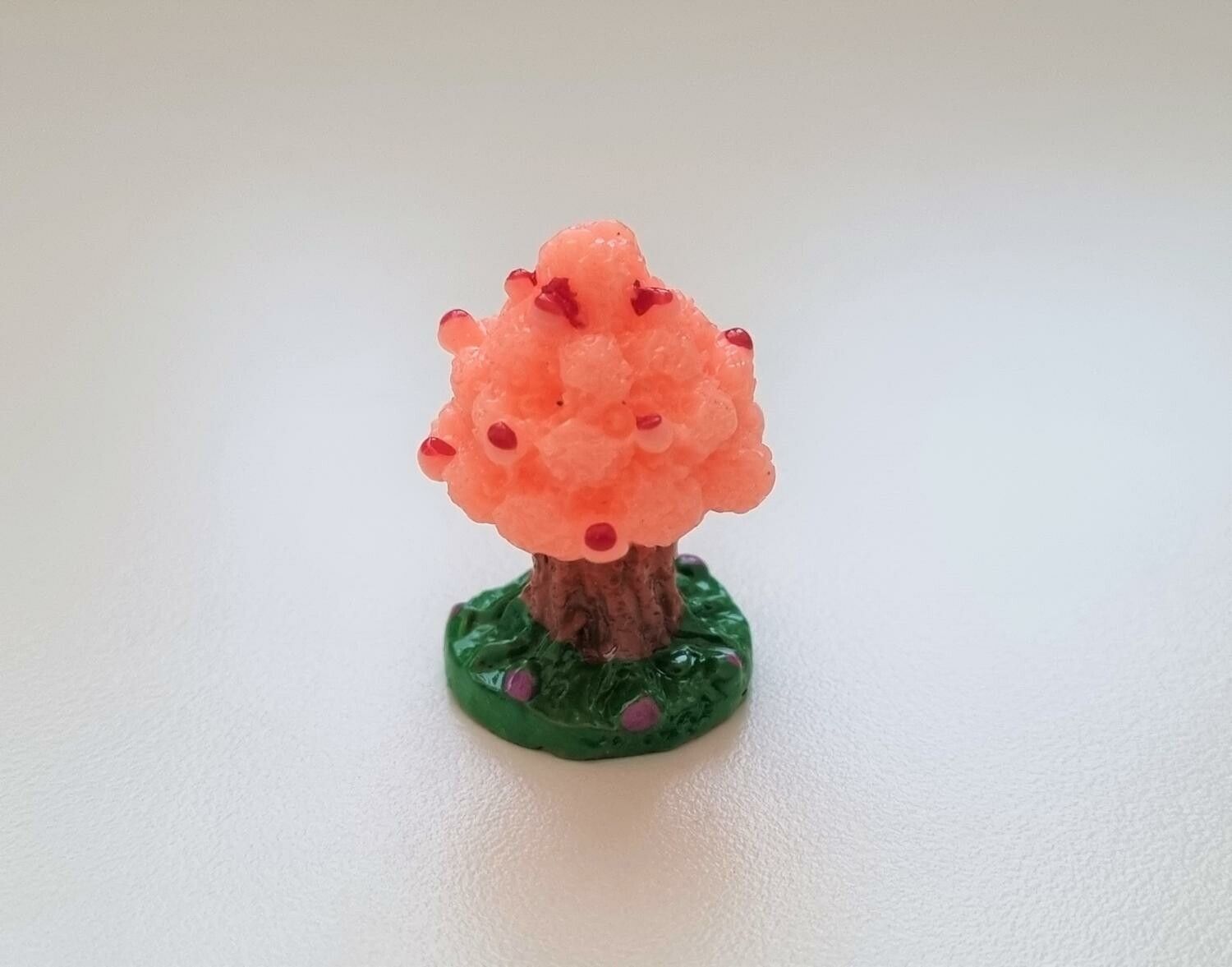 Handmålad rosa träd, miniatyr för dockskåpet, tittskåp (3 cm hög)