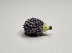 Handmålad igelkott, miniatyr för dekoration (1,4 cm hög)