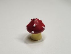 Handmålad flugsvamp, miniatyr för dekoration (2 cm hög)