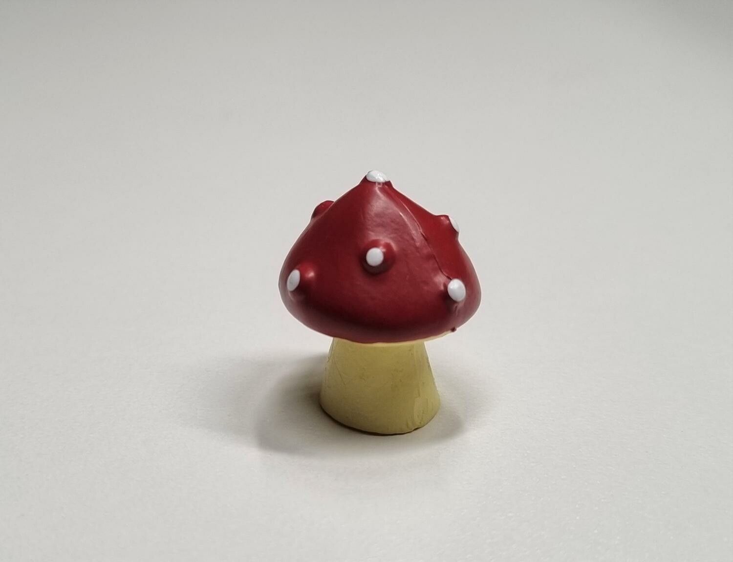 Handmålad flugsvamp, miniatyr för dekoration (2 cm hög)