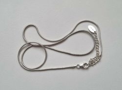 Halsband i sterling 925 med liten berlock