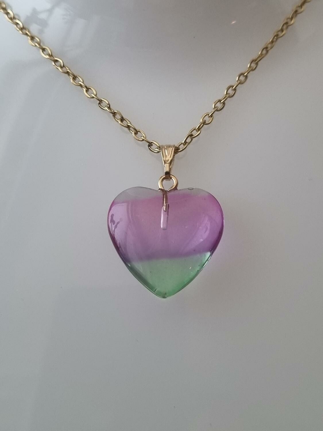 Halsband med hjärta (45 cm, lila och grönt)