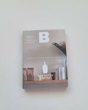 1 st Miniatyrbok, minibok för tittskåp / dockskåp med mera (bok 24)