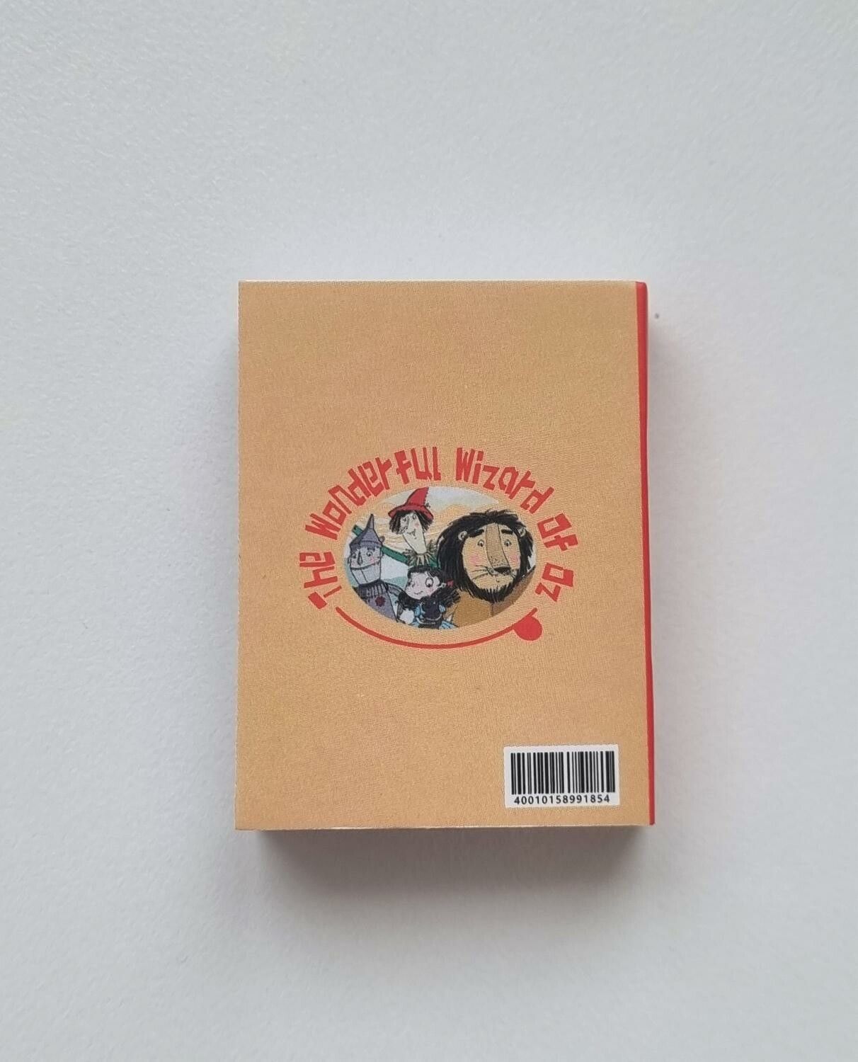 1 st Miniatyrbok, minibok för tittskåp / dockskåp med mera (bok 8)