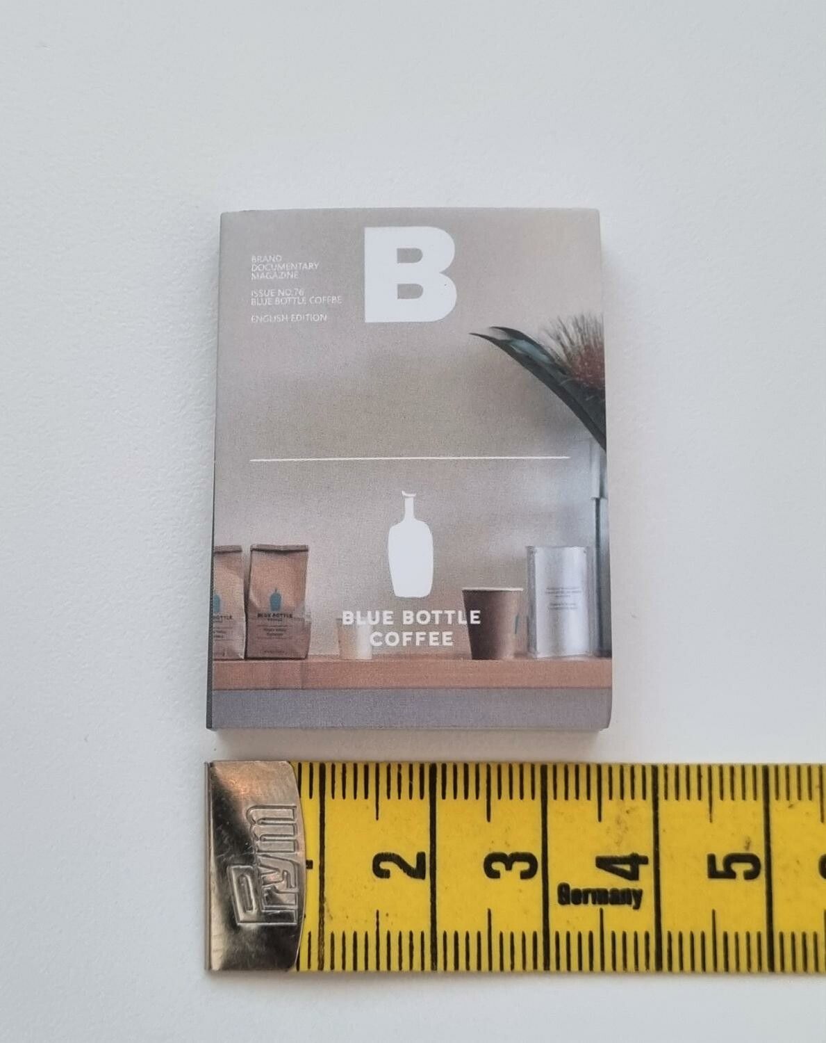 1 st Miniatyrbok, minibok för tittskåp / dockskåp med mera (bok 24)