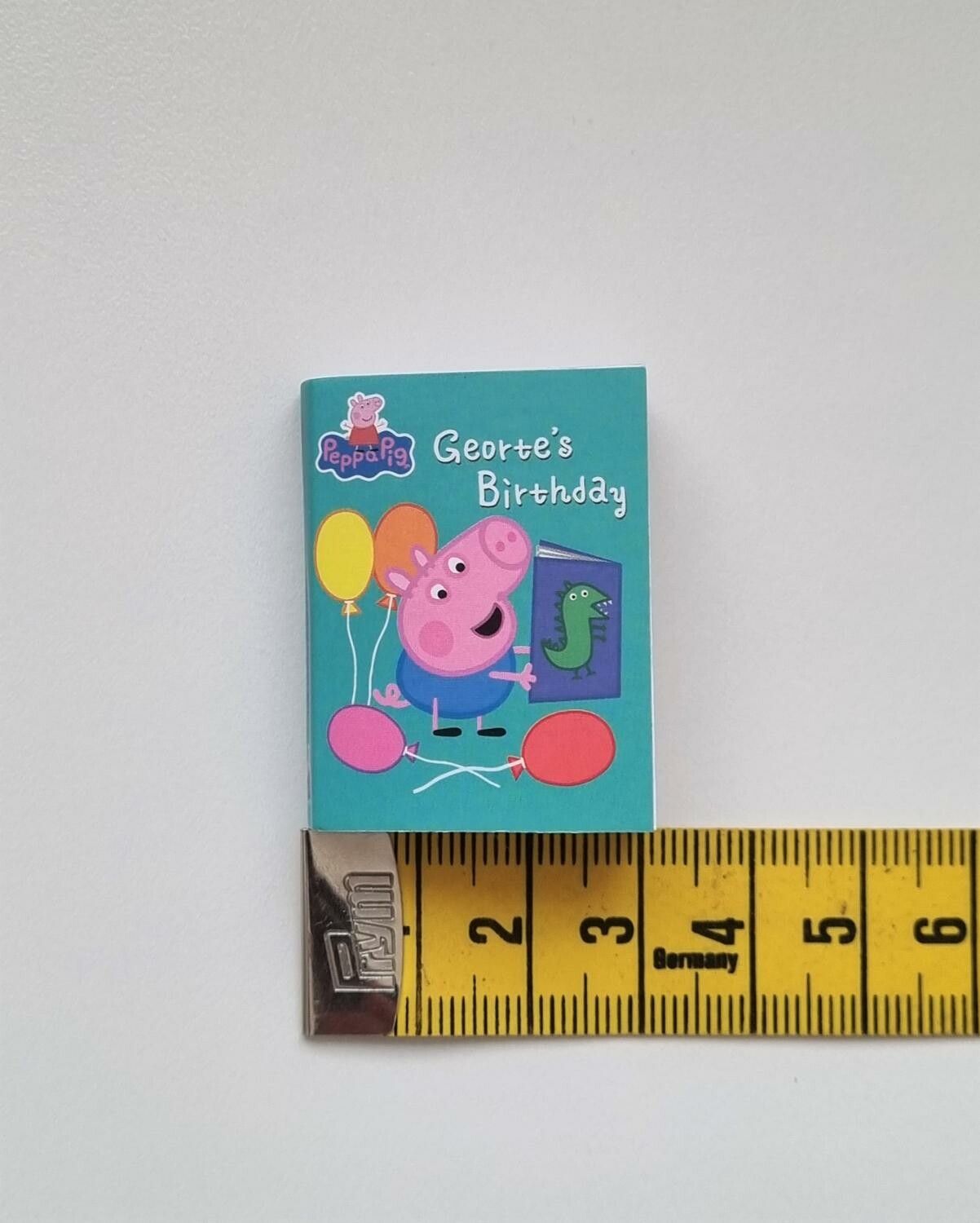 1 st Miniatyrbok, minibok för tittskåp / dockskåp med mera (bok 7)