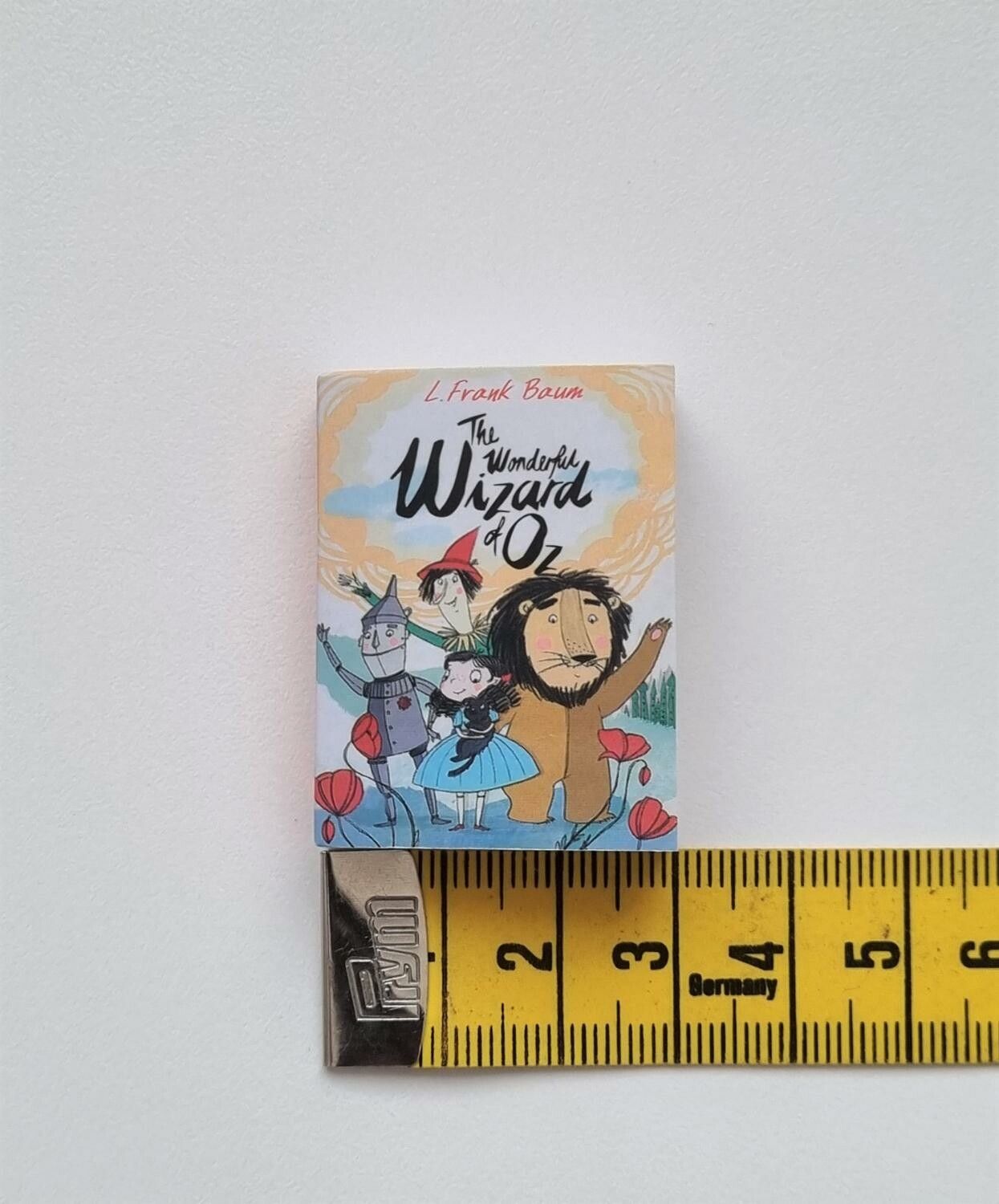 1 st Miniatyrbok, minibok för tittskåp / dockskåp med mera (bok 8)