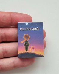 1 st Miniatyrbok, minibok för tittskåp / dockskåp med mera (bok 11)