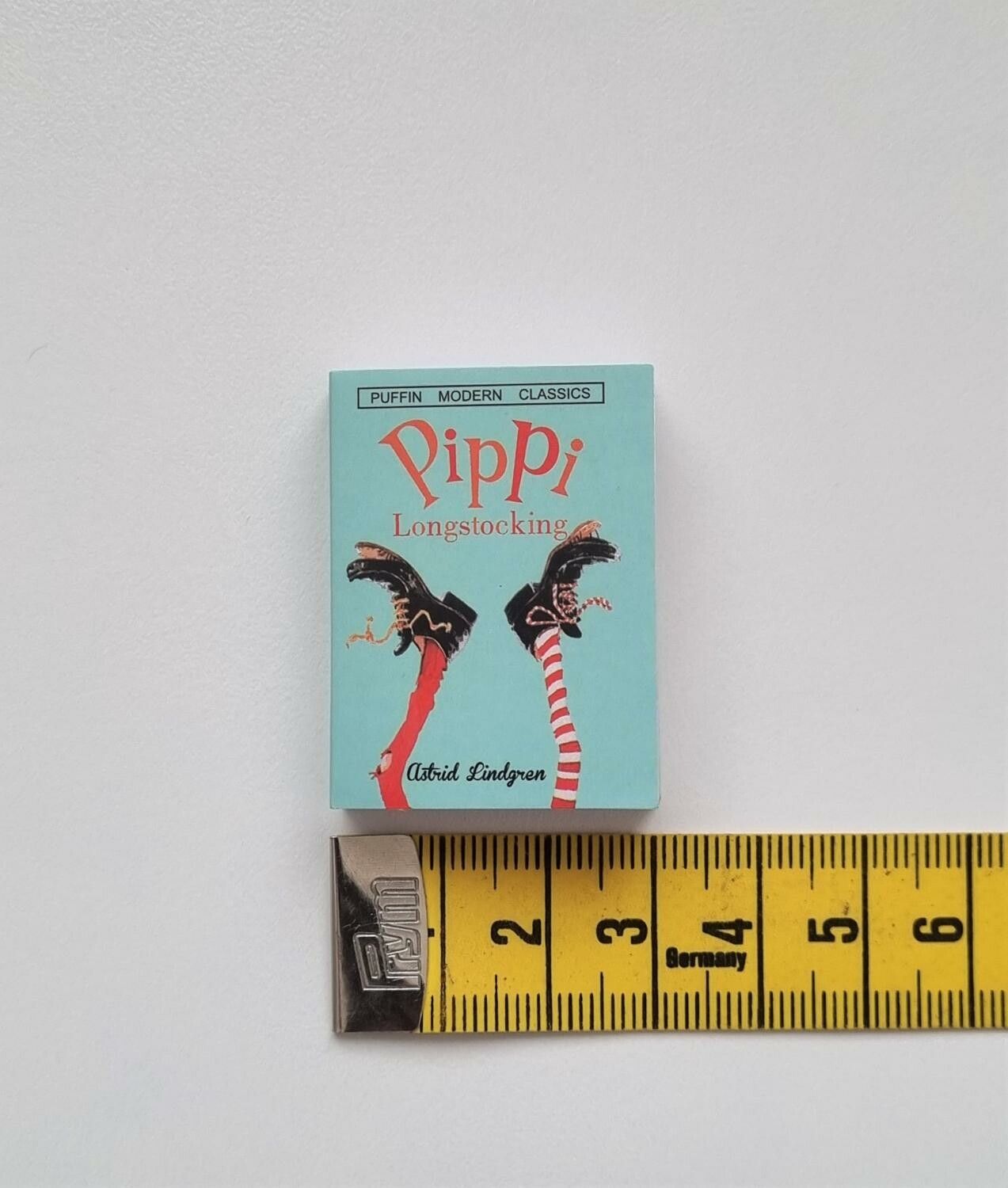 1 st Miniatyrbok, minibok för tittskåp / dockskåp med mera (bok 10)