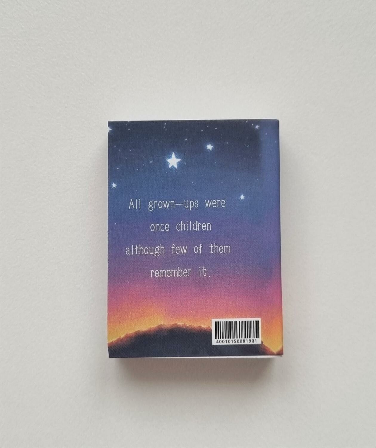 1 st Miniatyrbok, minibok för tittskåp / dockskåp med mera (bok 11)
