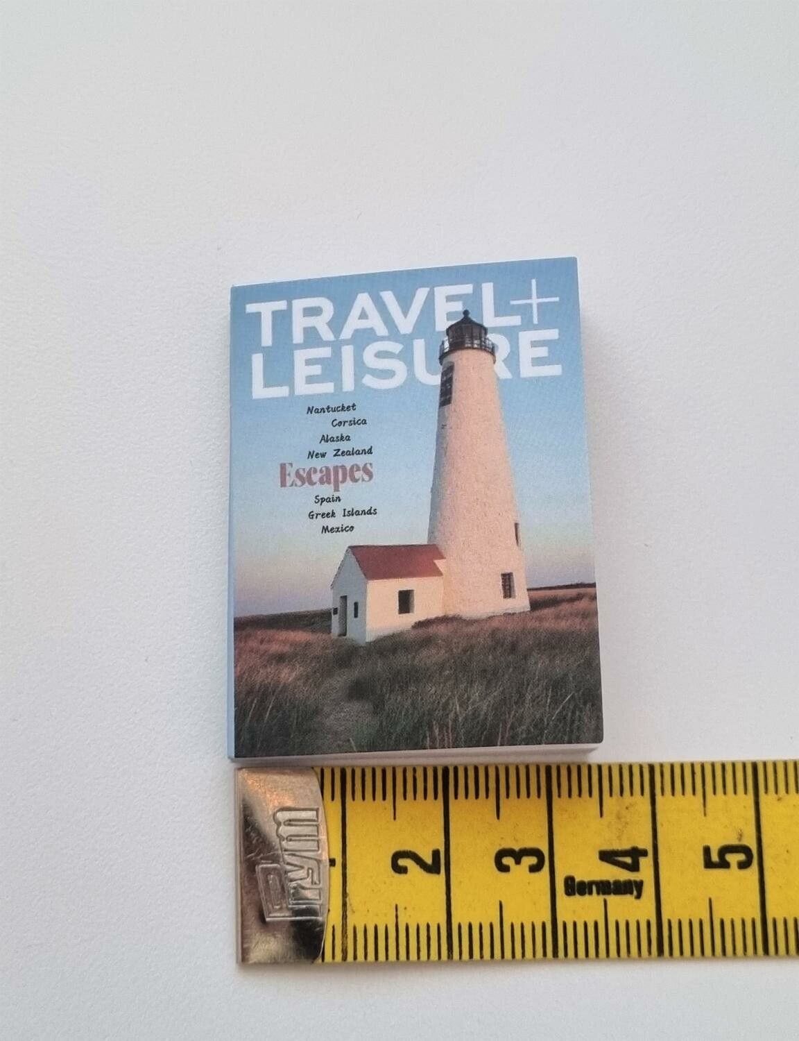 1 st Miniatyrbok, minibok för tittskåp / dockskåp med mera (bok 21)