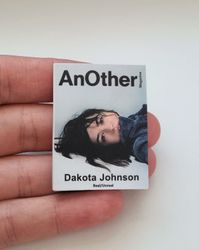 1 st Miniatyrbok, minibok för tittskåp / dockskåp med mera (bok 23)