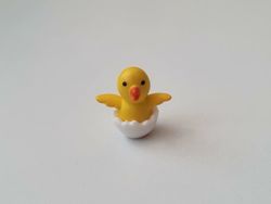 Kyckling, minikyckling, miniatyrkyckling i äggskal