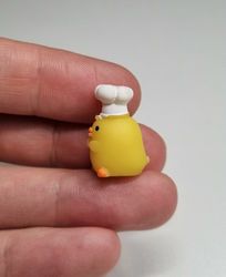 Kyckling, minikyckling, miniatyrkyckling med kockhatt