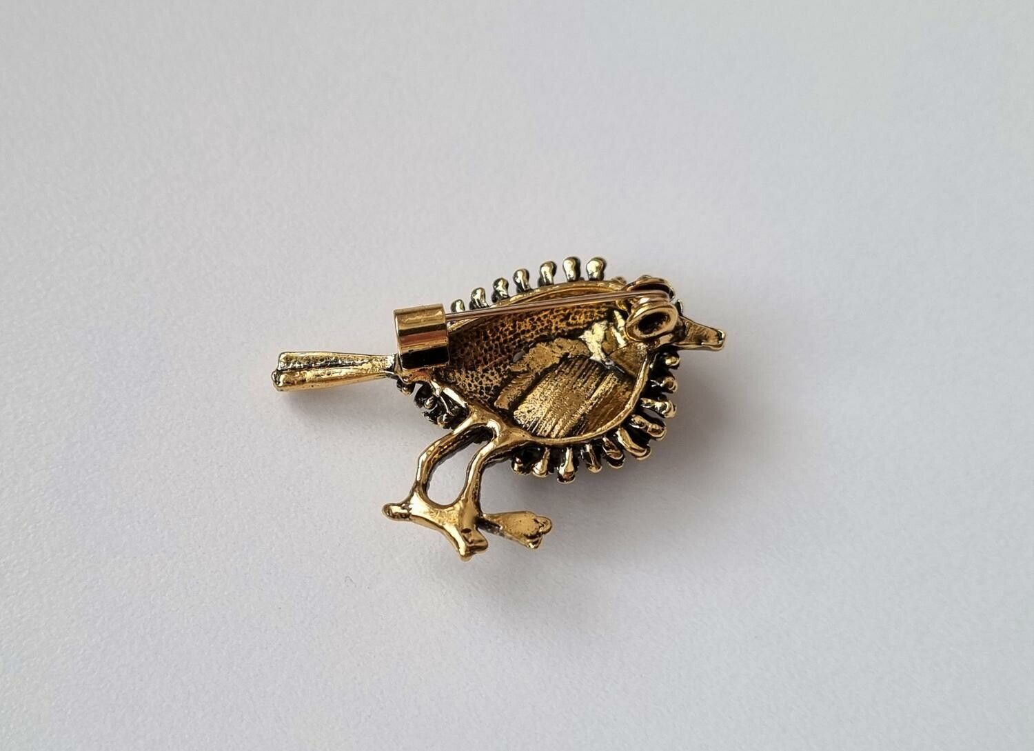 Brosch, söt liten fågel