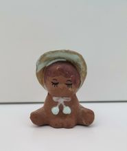 Flicka som sitter, prydnadsföremål / figurin för dekoration