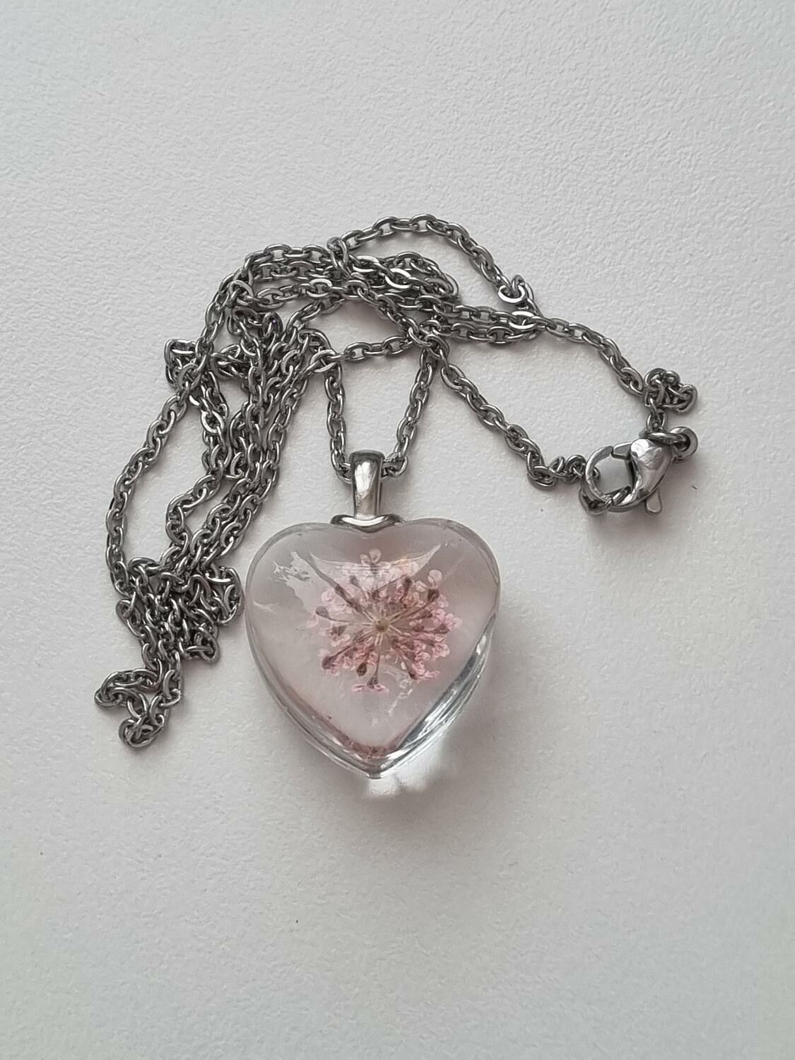 Halsband med hjärtformad glasberlock (50 cm lång kedja) - Rosa