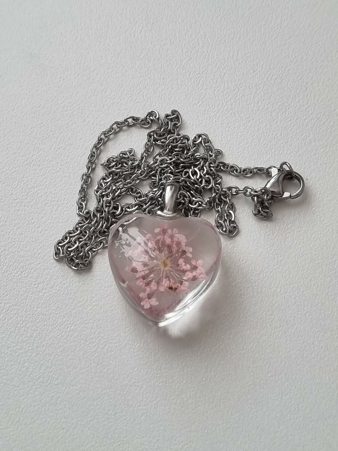 Halsband med hjärtformad glasberlock (50 cm lång kedja) - Rosa