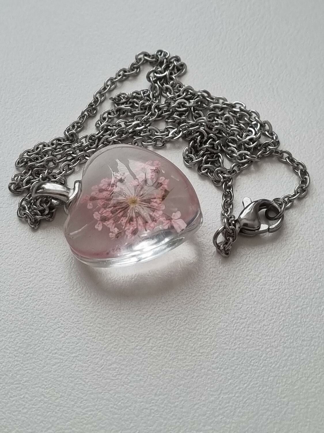 Halsband med hjärtformad glasberlock (50 cm lång kedja) - Rosa