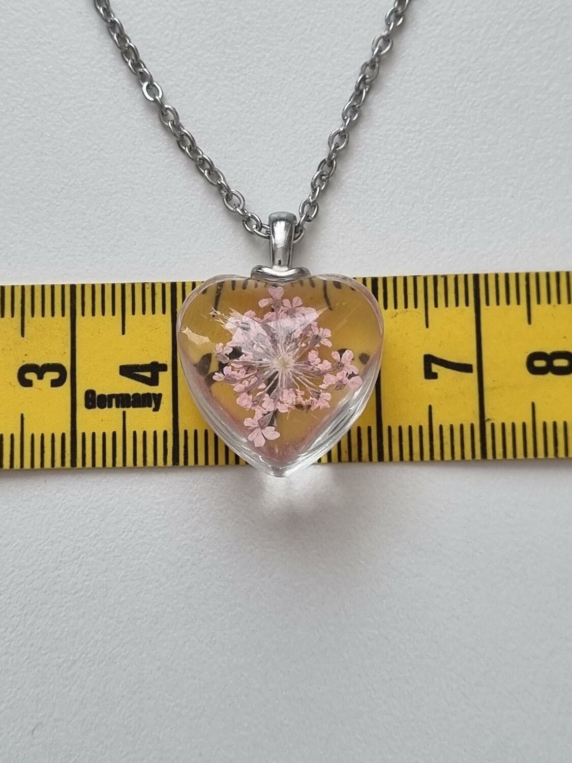 Halsband med hjärtformad glasberlock (50 cm lång kedja) - Rosa
