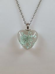 Halsband i rostfritt stål med fin berlock i glas (turkos)
