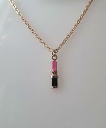 Halsband med rosa läppstift (45 cm lång kedja)