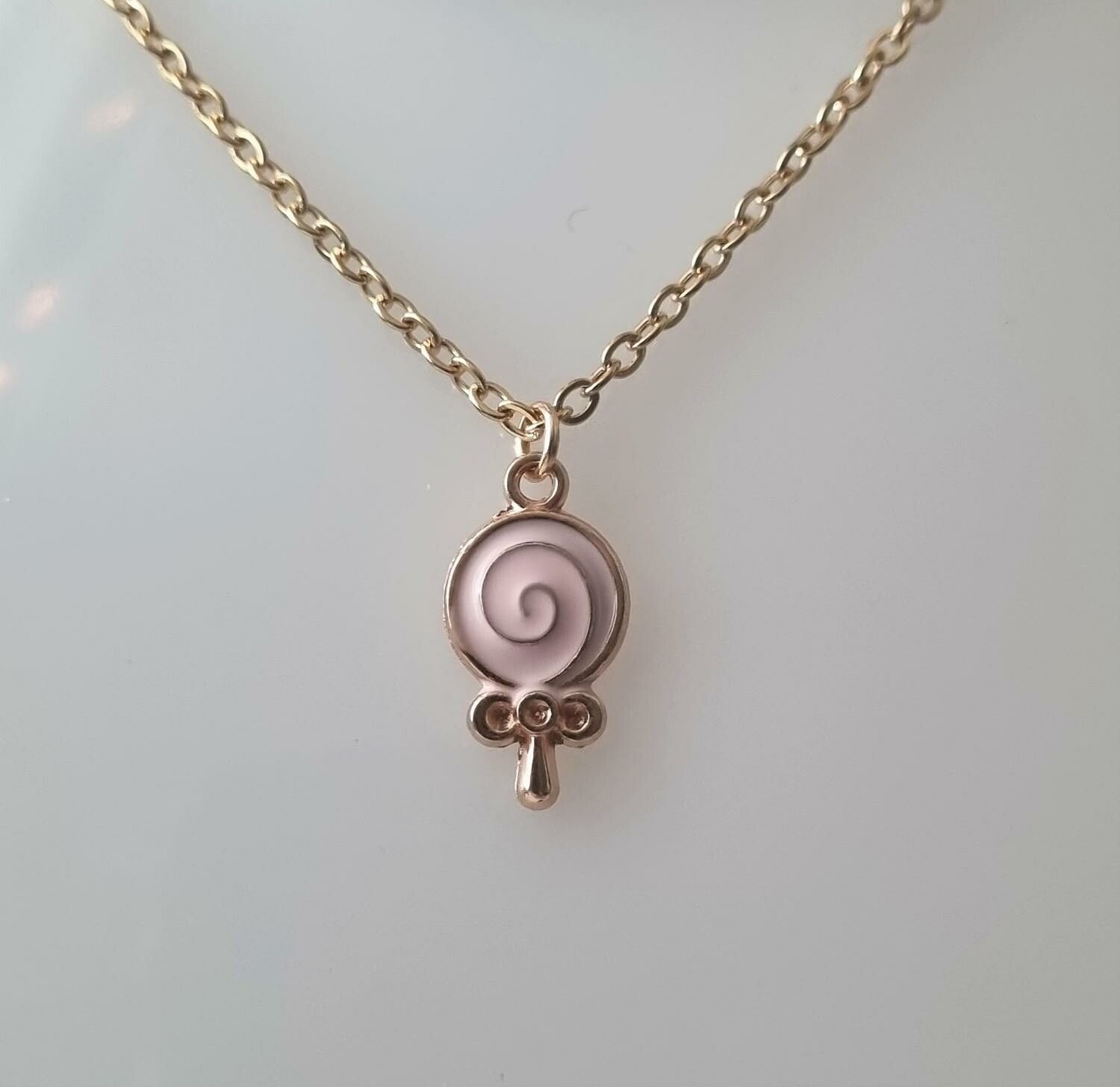 Halsband med rosa klubba (45 cm lång kedja)