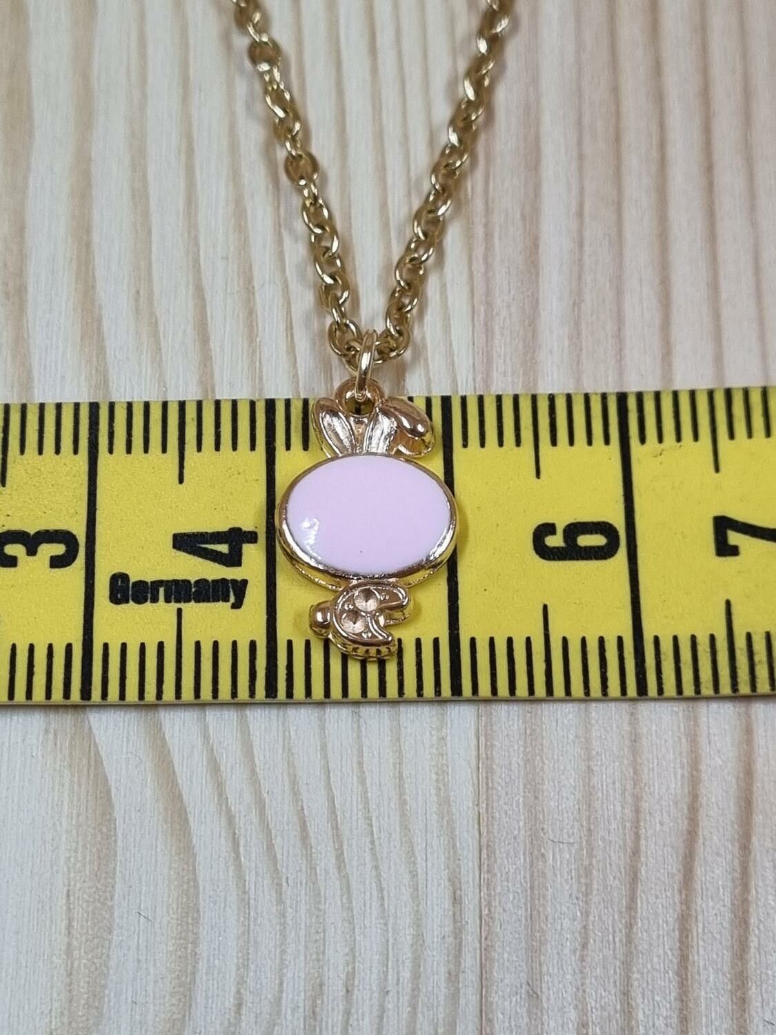 Halsband i rostfritt stål med söt berlock (50 cm)