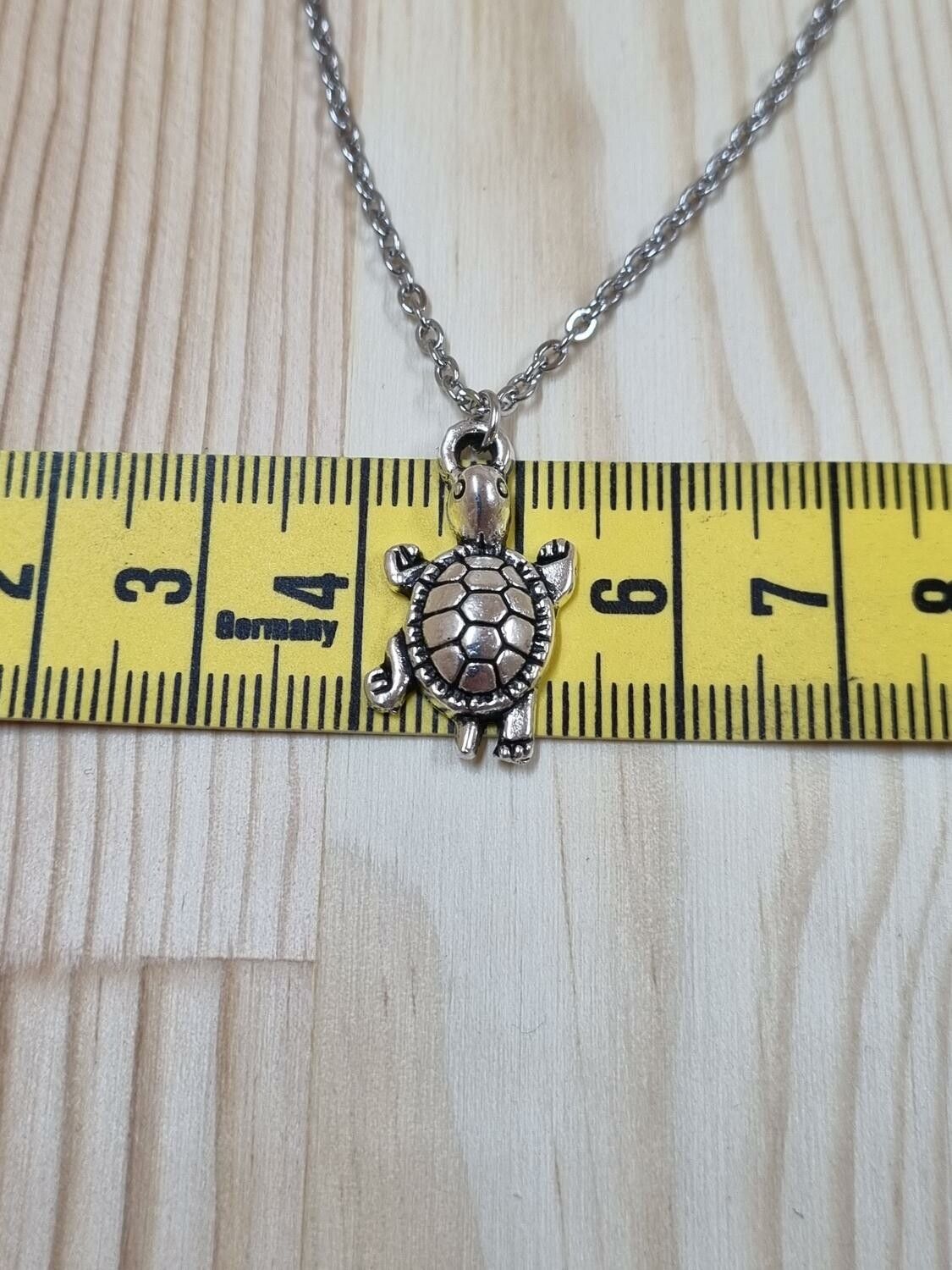 Halsband (50 cm) i rostfritt stål med söt berlock - Sköldpadda