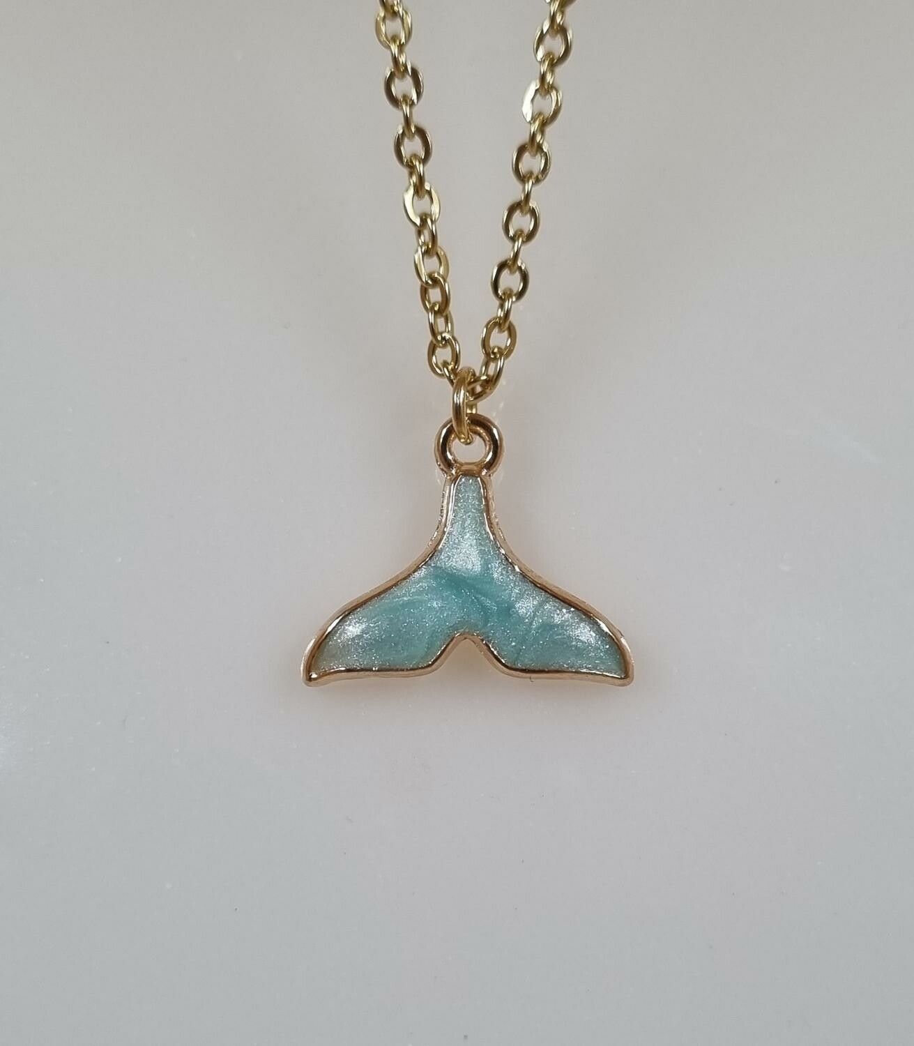 Halsband i rostfritt stål med söt berlock (50 cm) - Turkos fena
