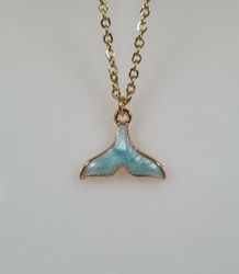 Halsband i rostfritt stål med söt berlock (50 cm) - Turkos fena