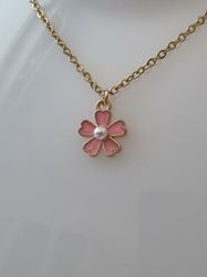 Halsband med blomma och pärla i mitten (50 cm lång kedja i rostfritt stål)