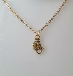 Halsband med klockberlock i steampunk (45 cm långt halsband)