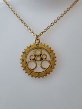 Halsband med klockberlock i steampunk (45-50 cm långt justerbart halsband)