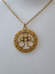 Halsband med klockberlock i steampunk (45-50 cm långt justerbart halsband)