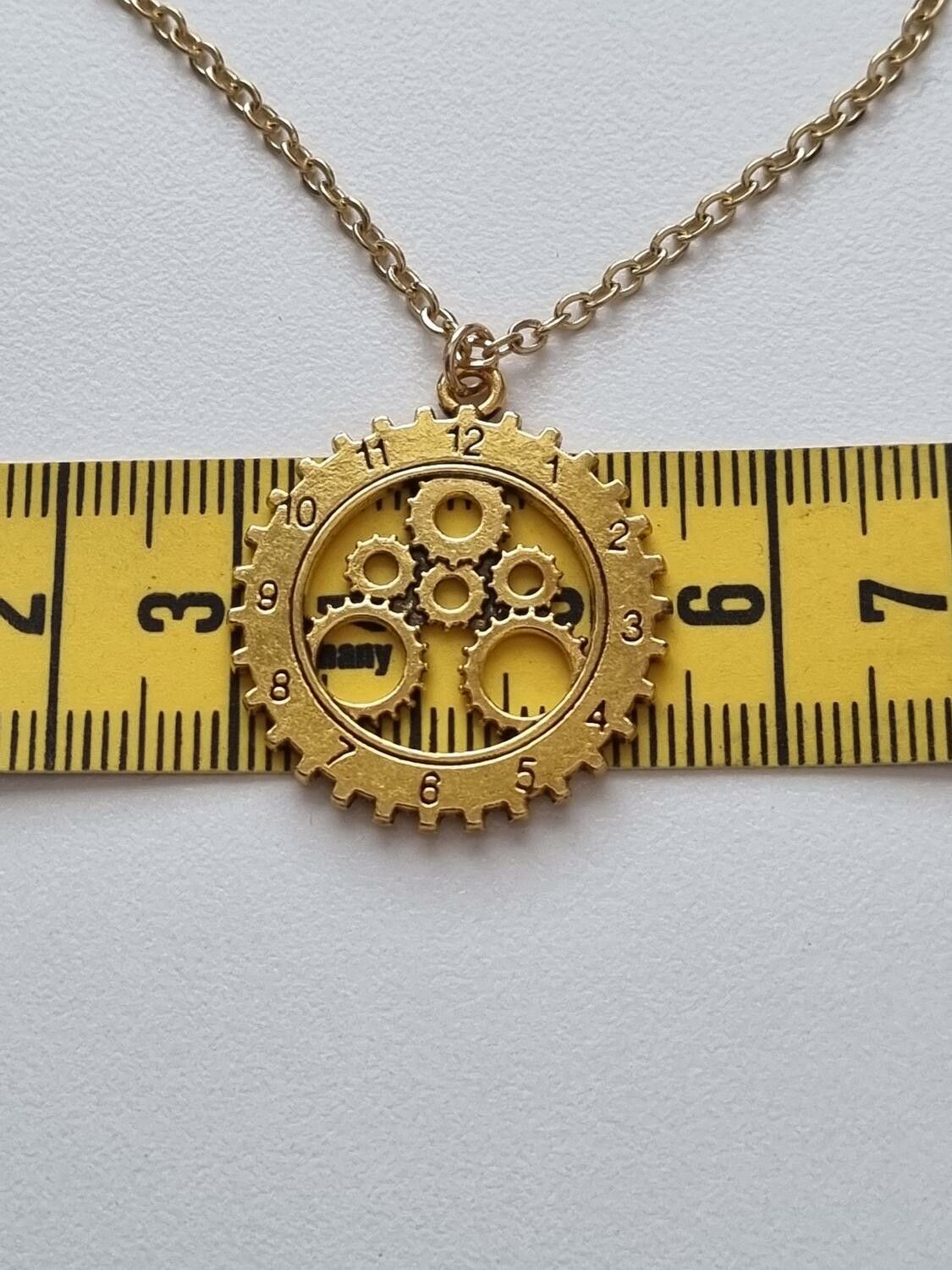 Halsband med klockberlock i steampunk (45-50 cm långt justerbart halsband)