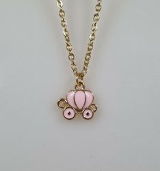 Halsband i rostfritt stål med söt berlock (50 cm) - Cinderella vagn