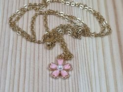 Halsband (50 cm) i rostfritt stål med söt berlock - Rosa blomma