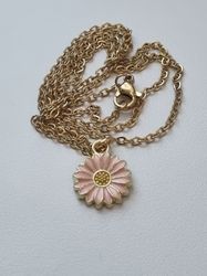 Halsband med ljusrosa blomma (50 cm lång kedja i rostfritt stål)