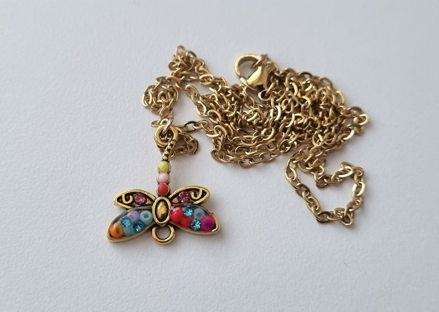 Halsband med trollslända (55 cm långt halsband)