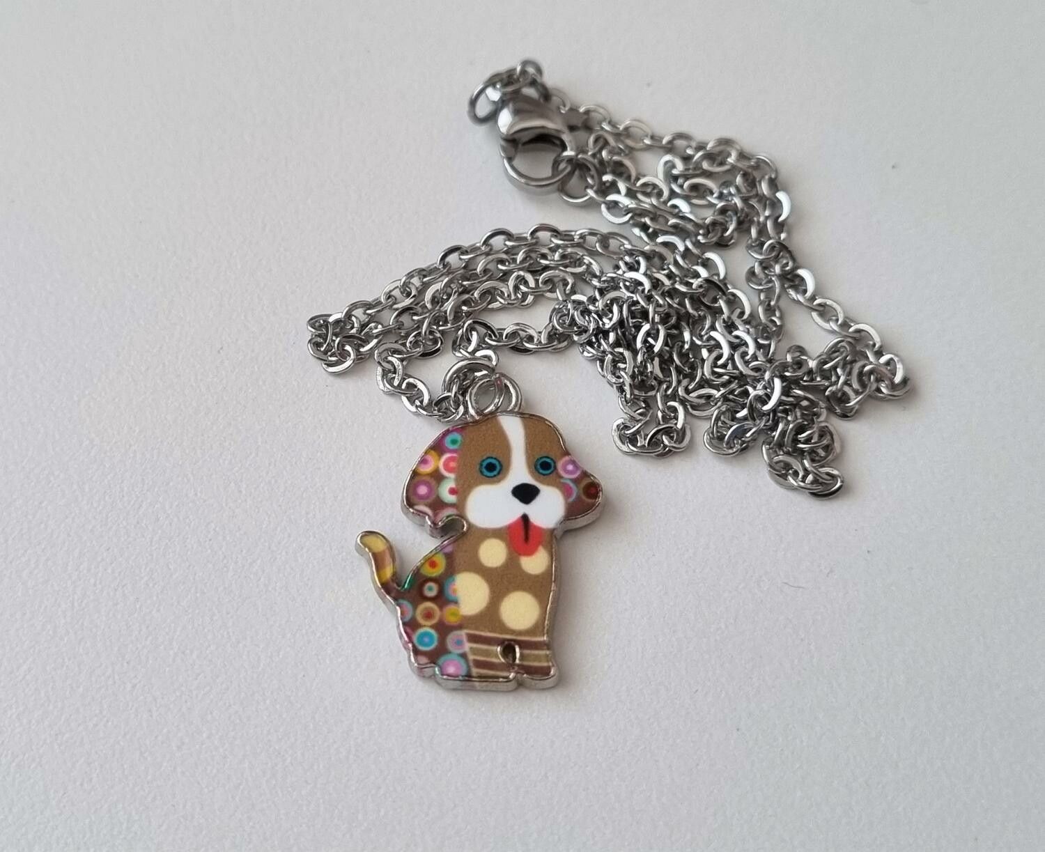 Halsband med hund / hundberlock (45 cm långt halsband)