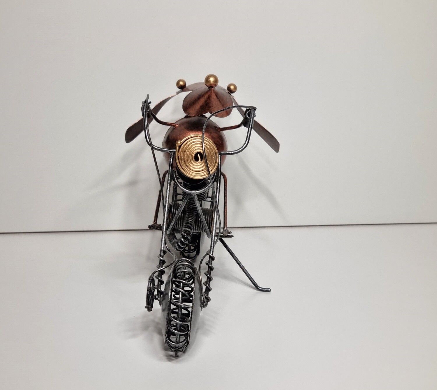 Metallkonst, skulptur. Mus på motorcykel (158 gram)