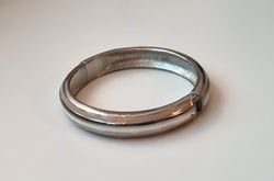Stilrent armband (vitt och ljusbrunt)