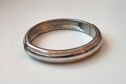 Stilrent armband (vitt och ljusbrunt)