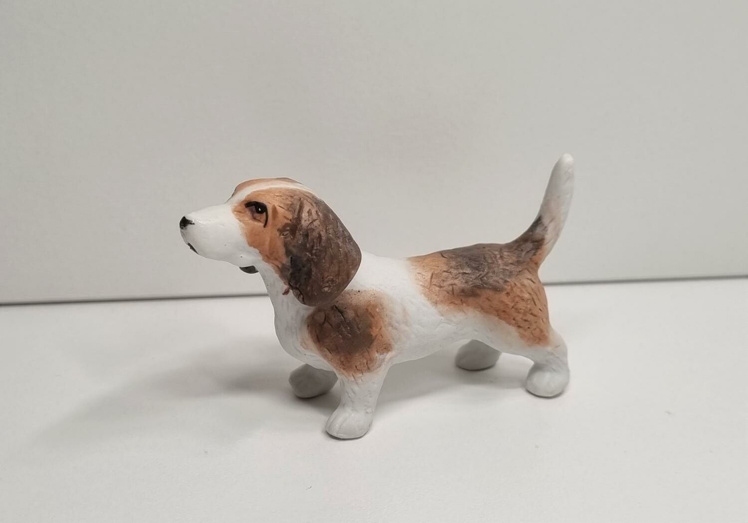 Hund miniatyr, miniatyrhund, minihund i porslin