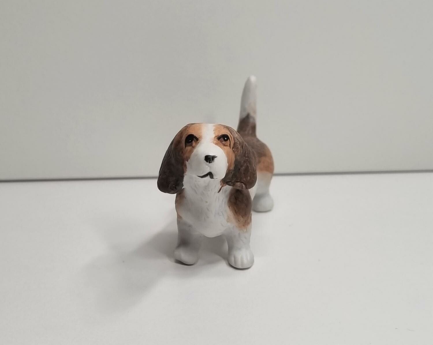 Hund miniatyr, miniatyrhund, minihund i porslin