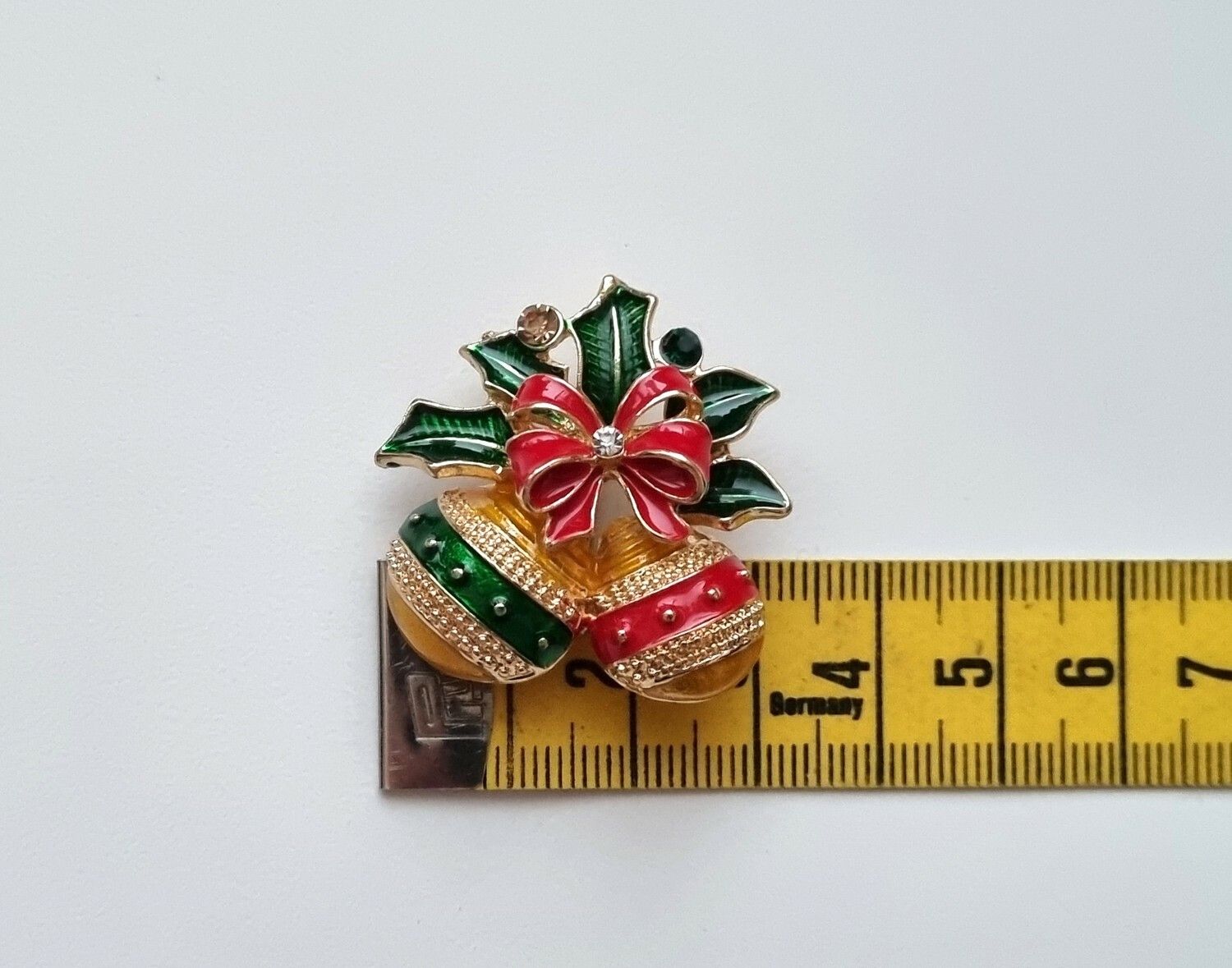 Brosch Julkransbrosch Julgranskulor med en rosett
