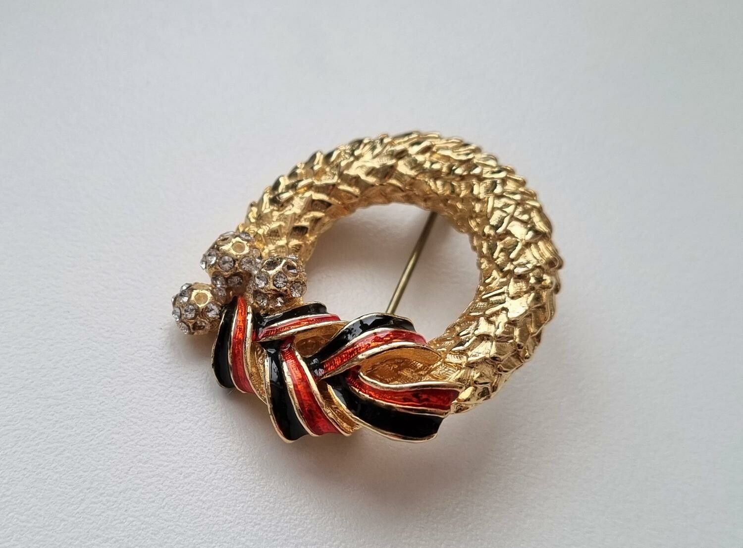 Brosch julkrans. Julkransbrosch
