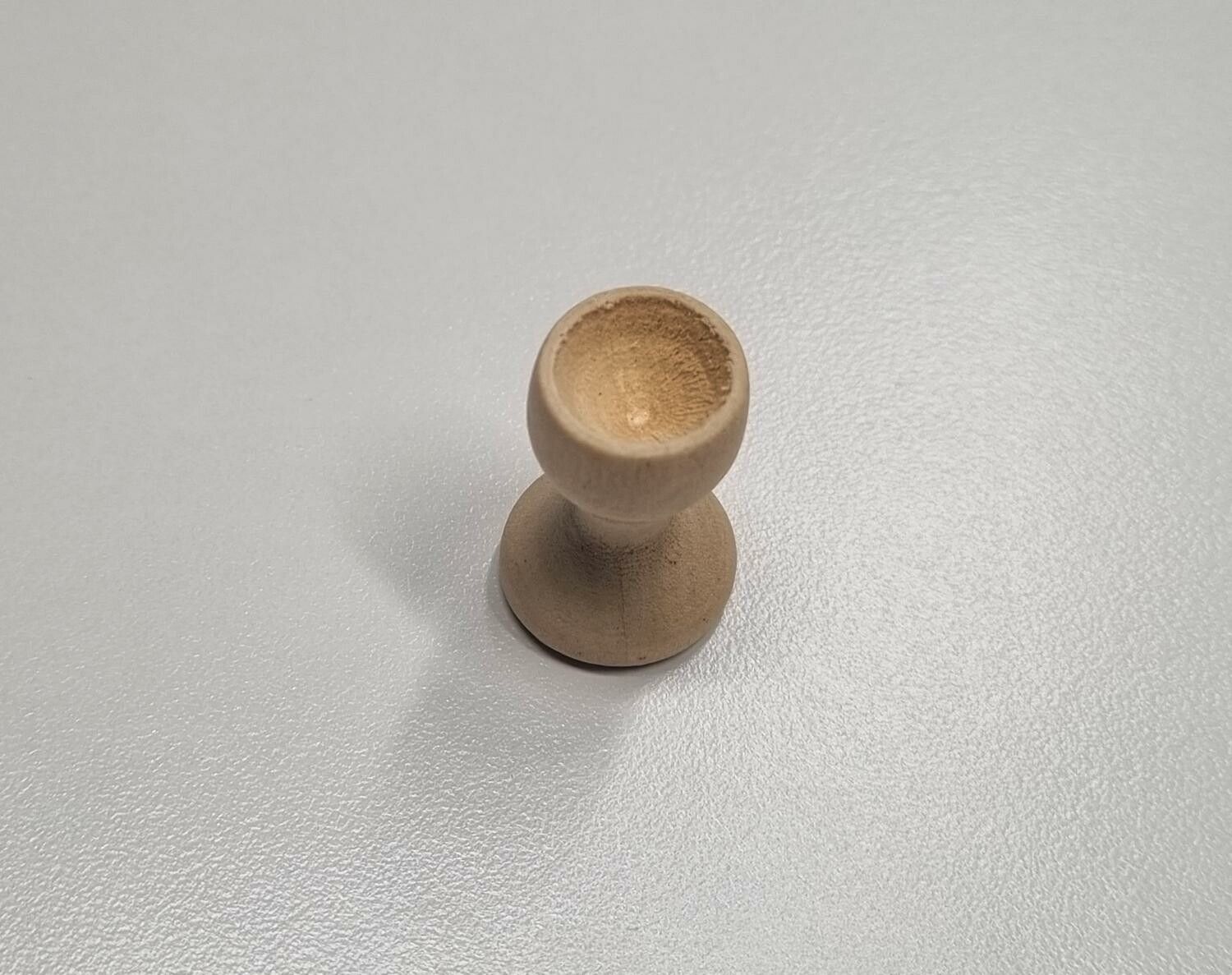 Bägare, dryckeskärl i trä - Miniatyr till dockskåp, tittskåp med mera